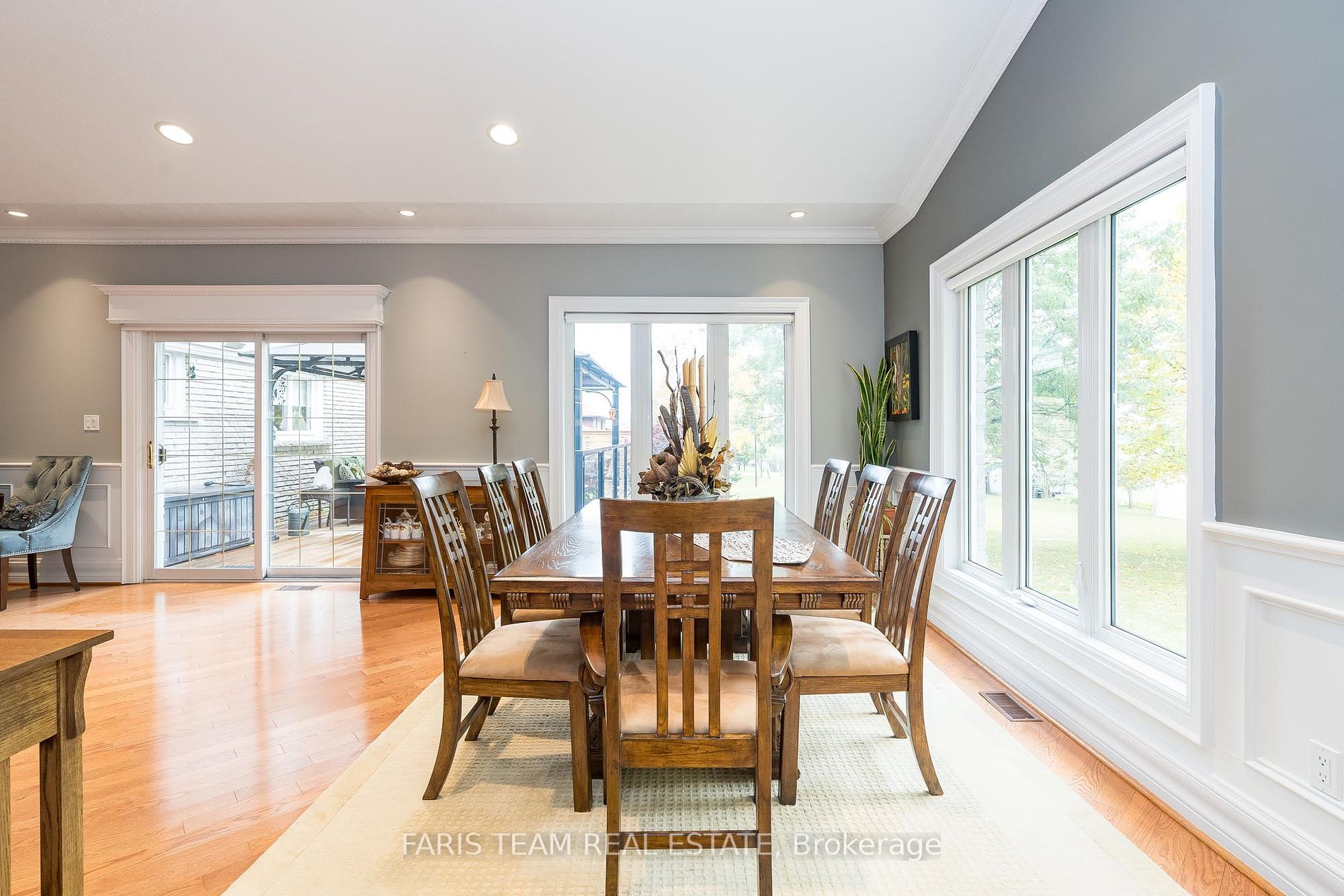 2349 11 Line Property Photo 11