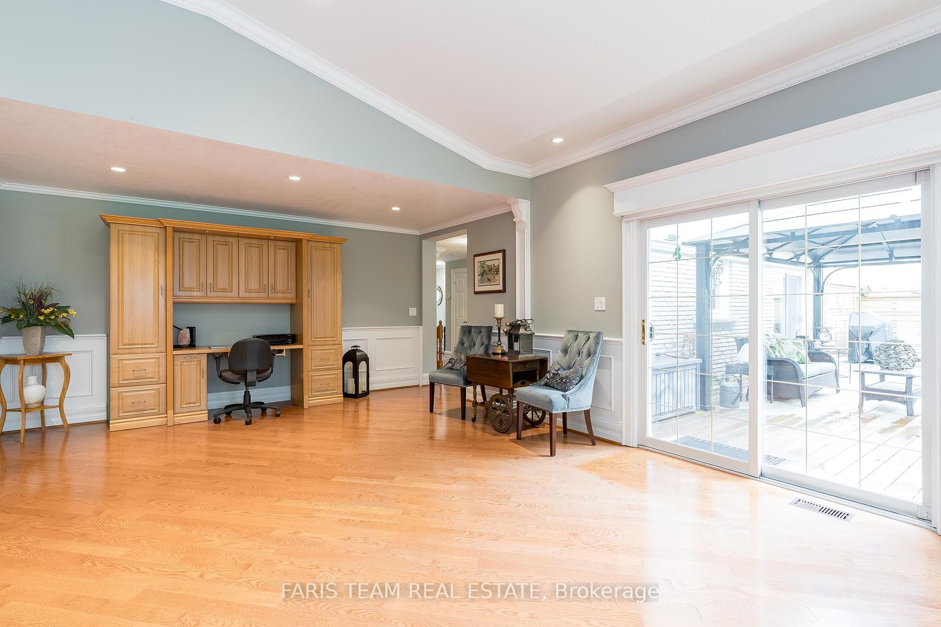 2349 11 Line Property Photo 14