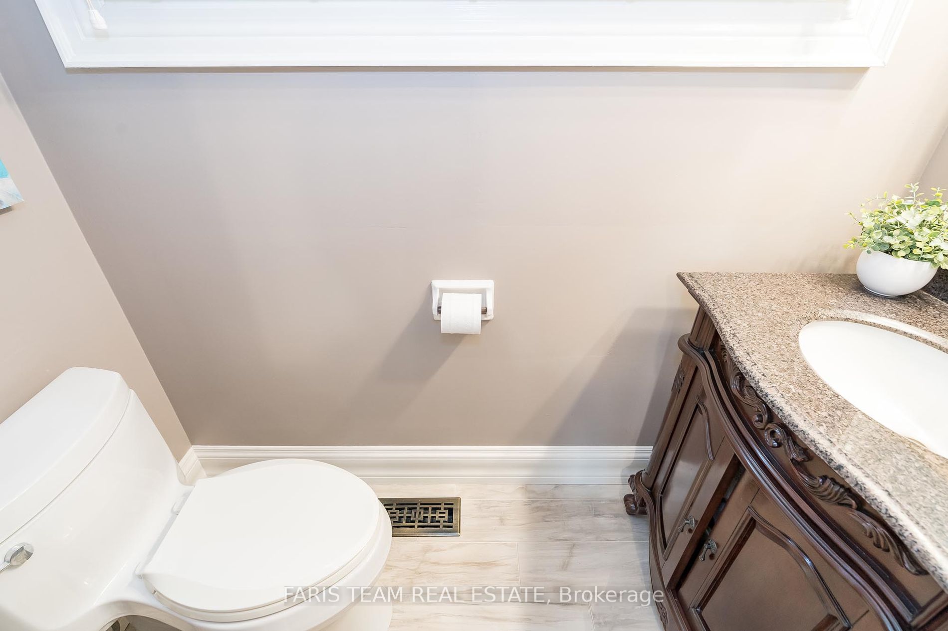 2349 11 Line Property Photo 15