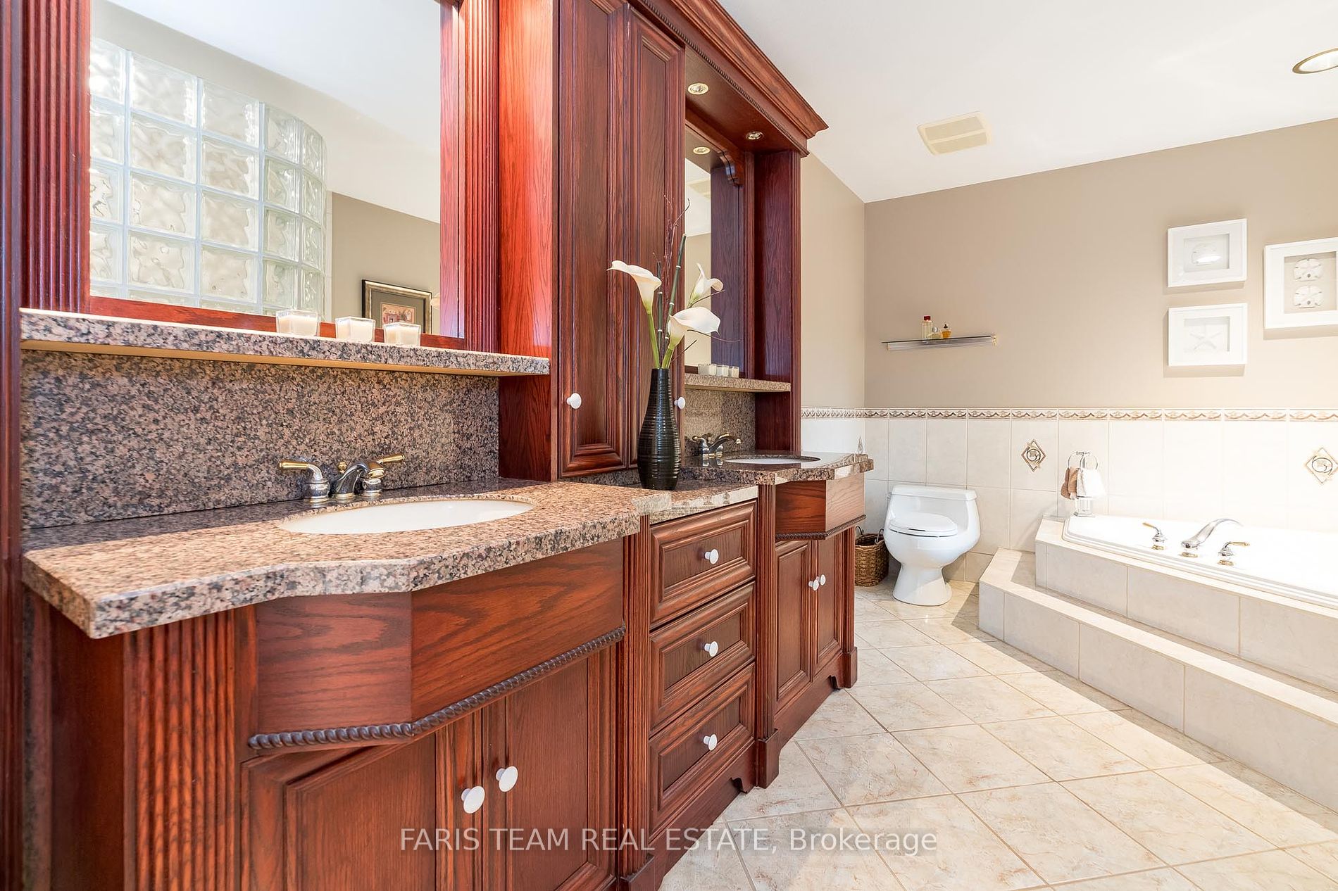 2349 11 Line Property Photo 18