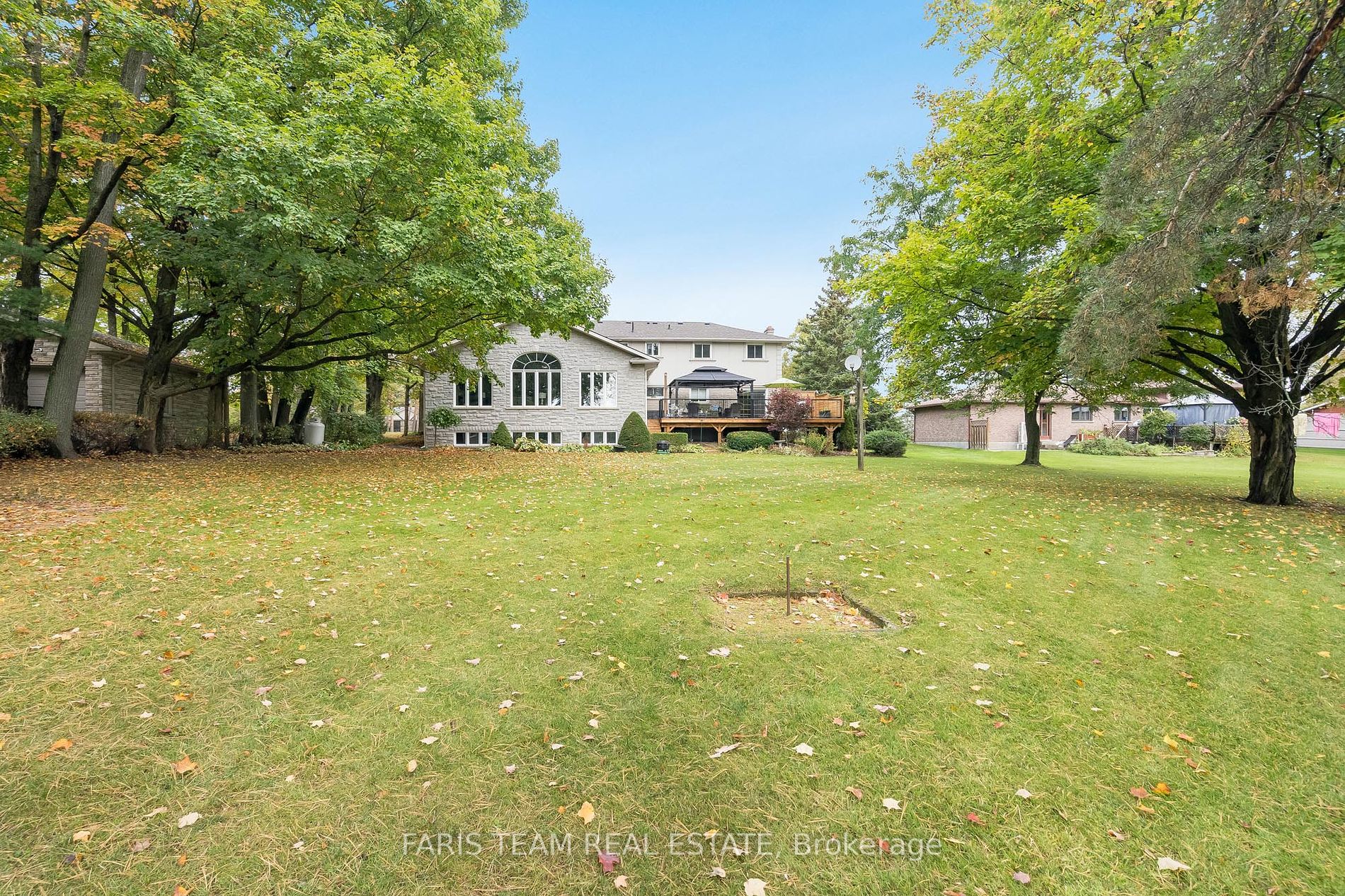 2349 11 Line Property Photo 34