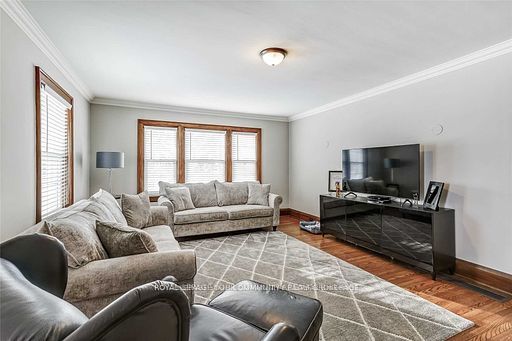 12870 Keele St Property Photo 4