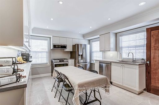 12870 Keele St Property Photo 14
