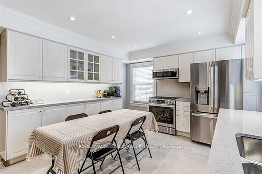 12870 Keele St Property Photo 15
