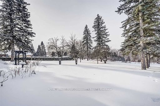 12870 Keele St Property Photo 24