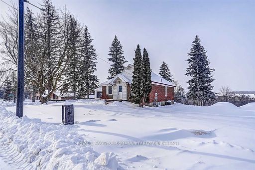 12870 Keele St Property Photo 30