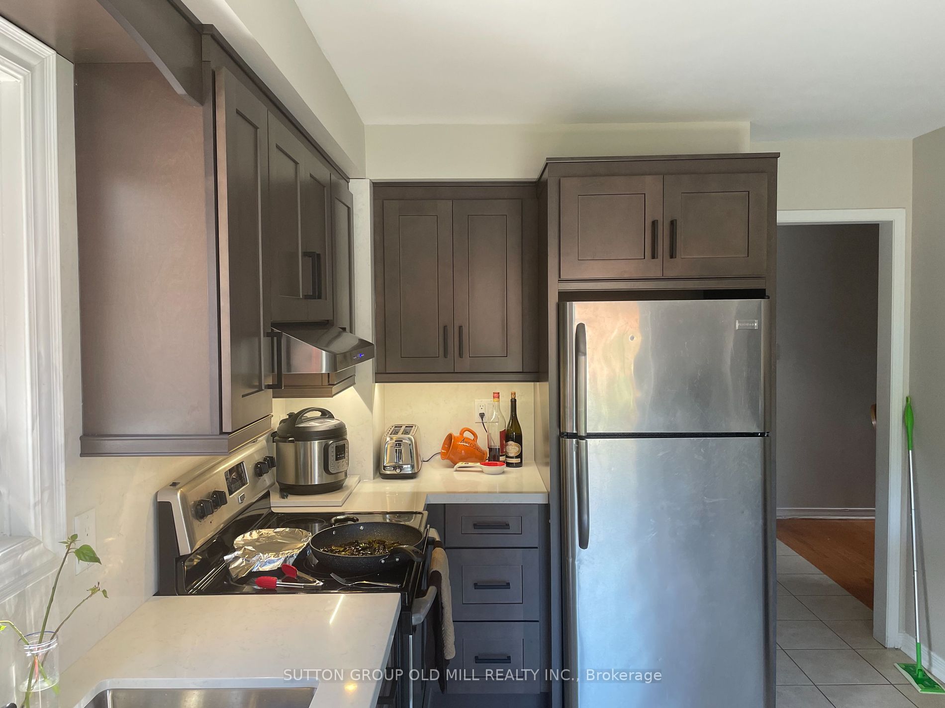 76 Carron Ave Property Photo 3