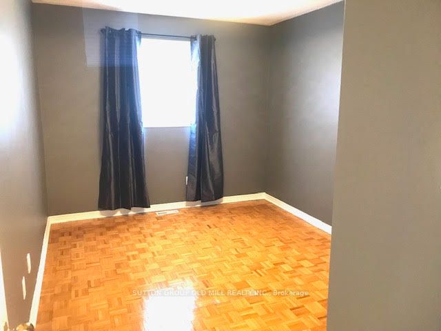 76 Carron Ave Property Photo 9