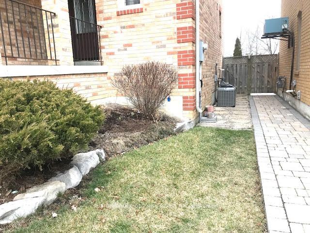 76 Carron Ave Property Photo 18