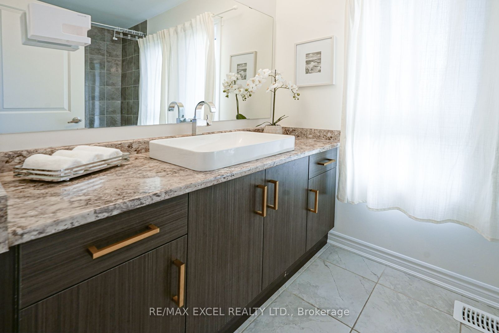 2 Chicago Lane Property Photo 25