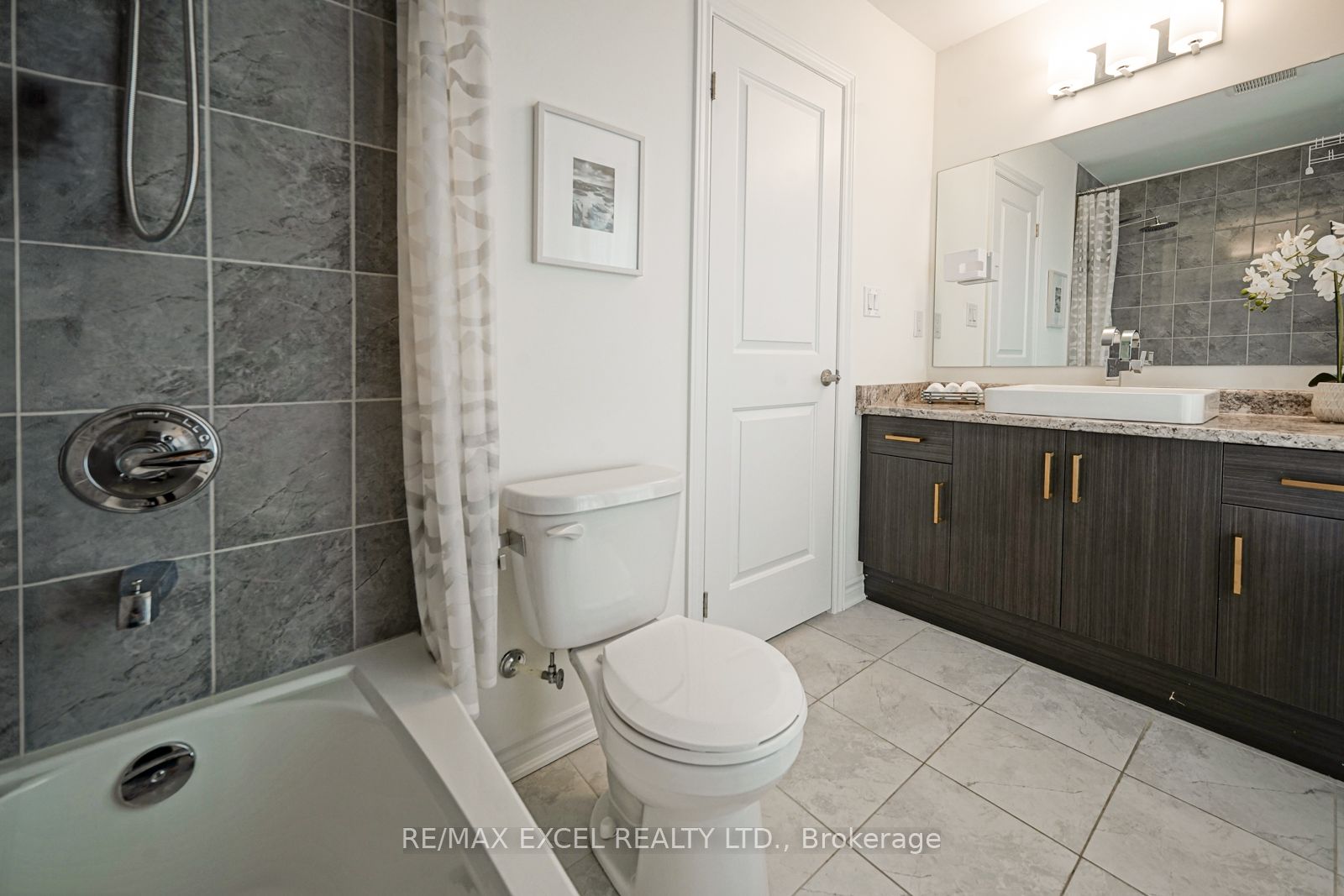 2 Chicago Lane Property Photo 26