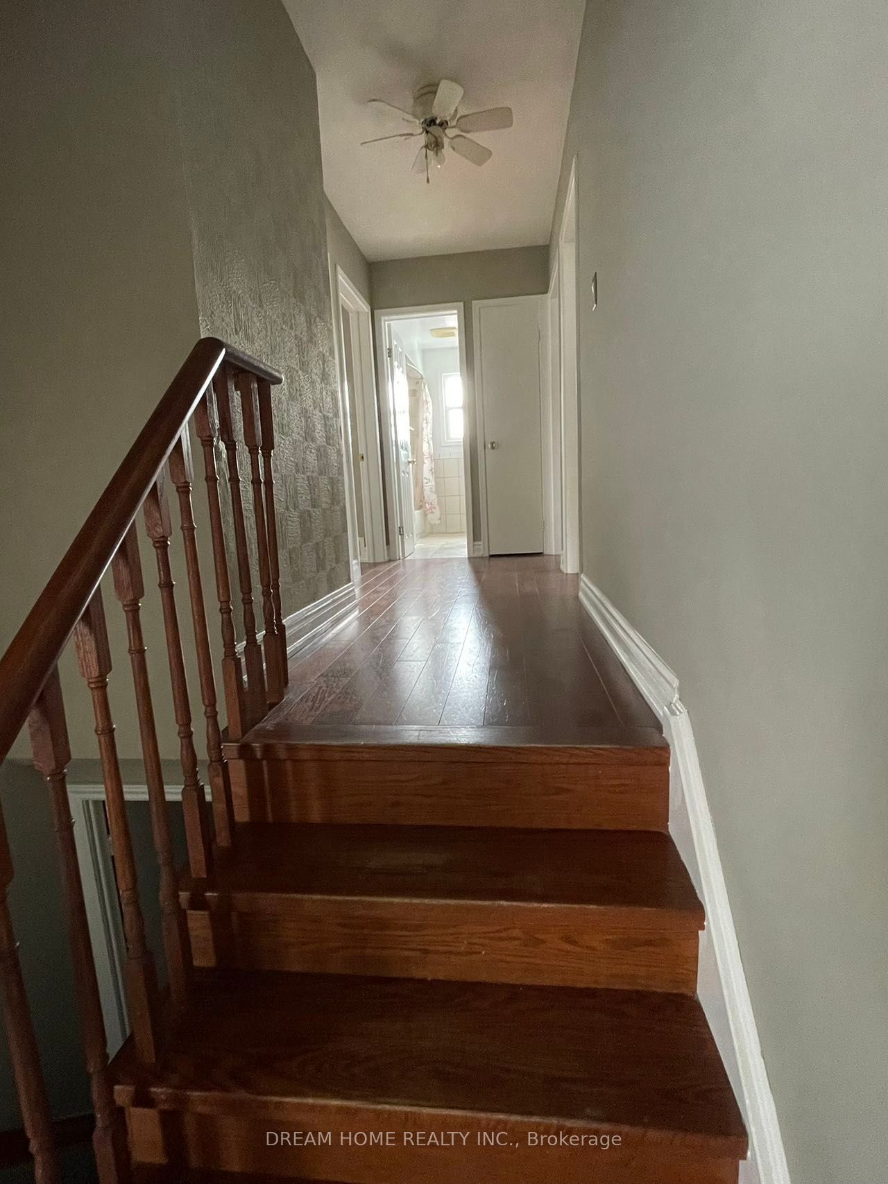 6 Valleycrest Ave Property Photo 2