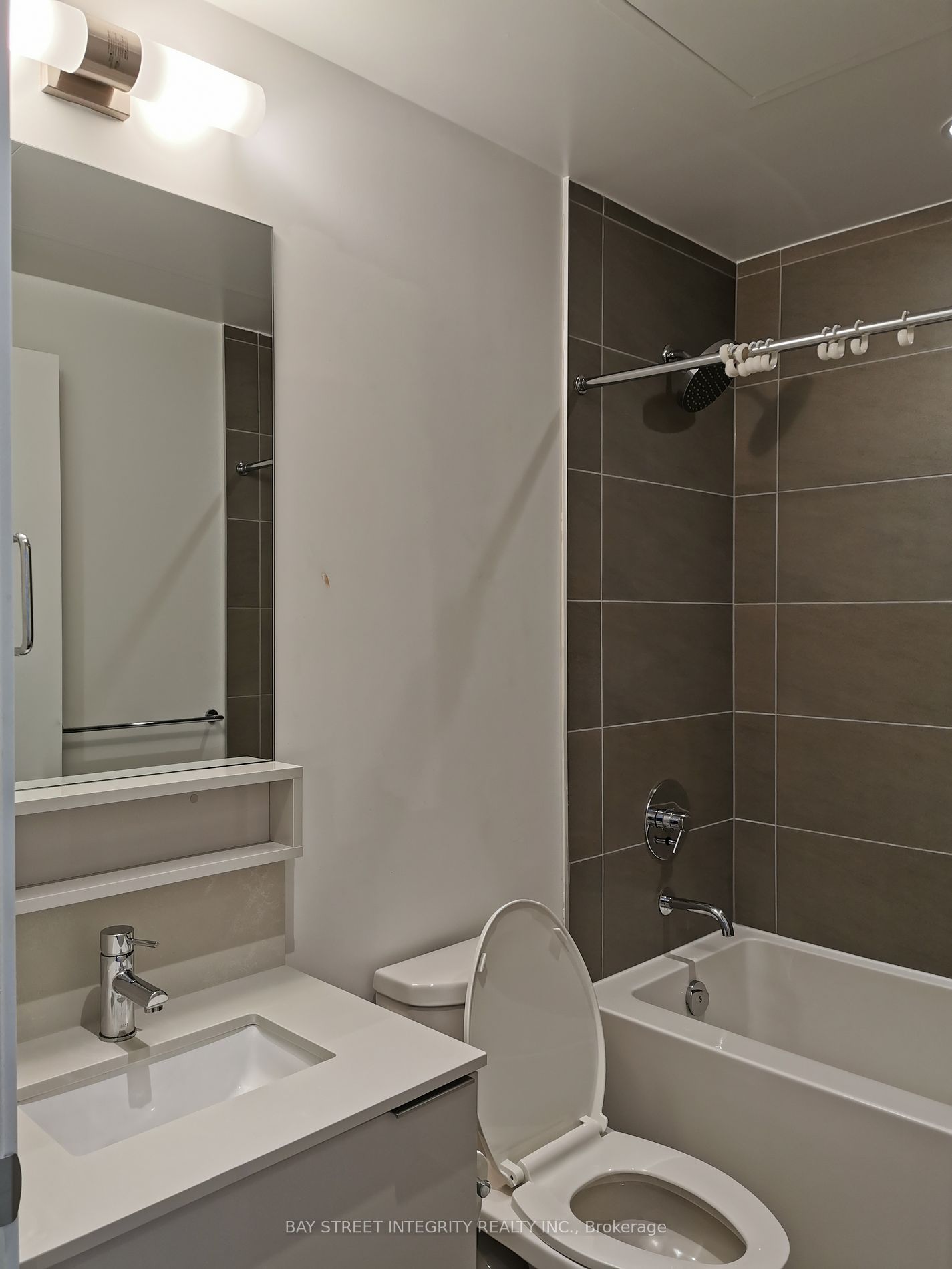 898 Portage Pkwy 11 Property Photo 12