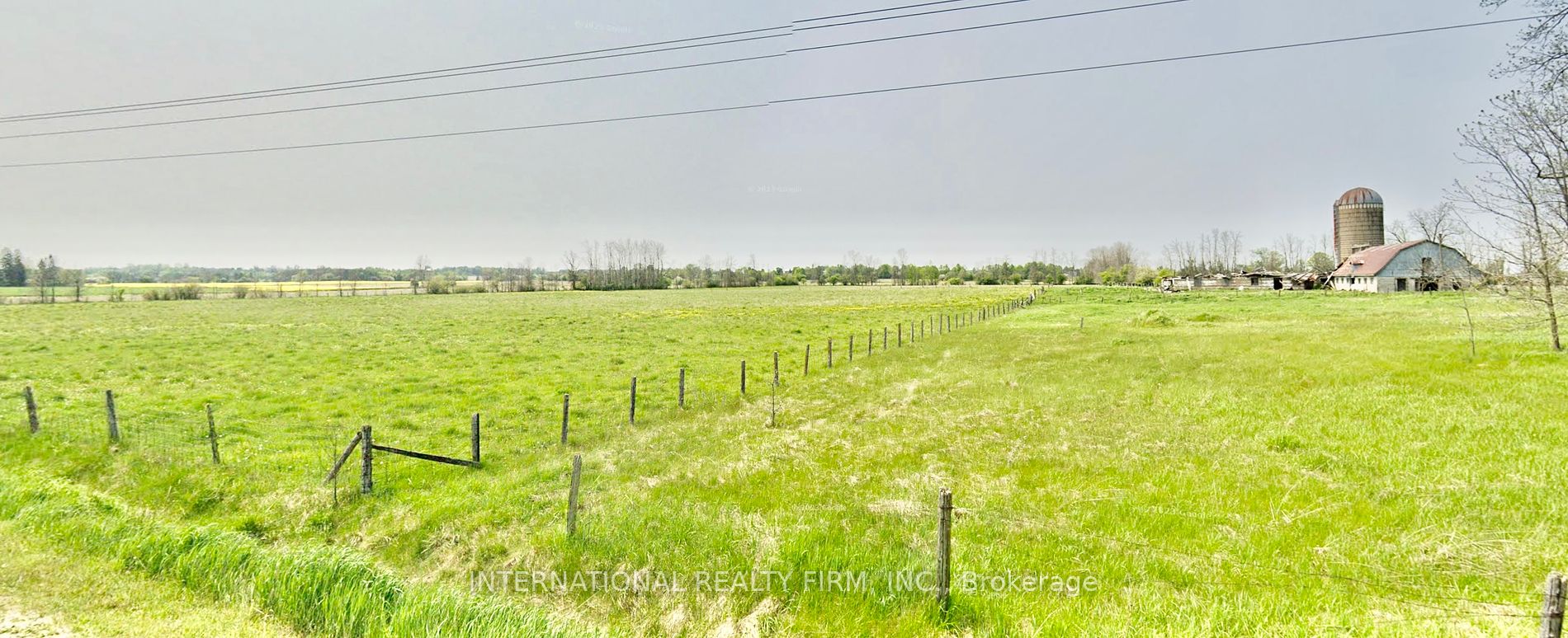 5944 10th Line Property Photo 7