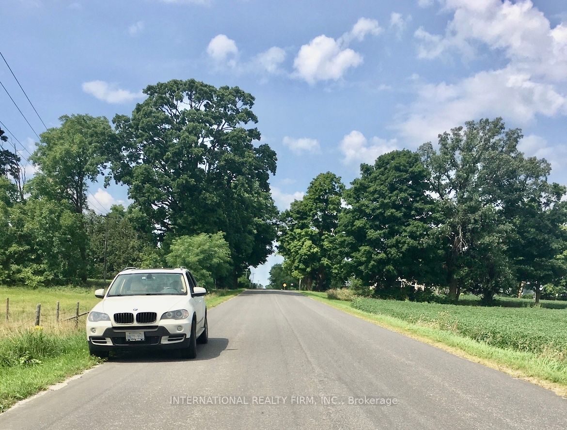 5944 10th Line Property Photo 13
