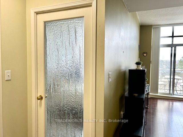 2100 John St 1 Property Photo 4