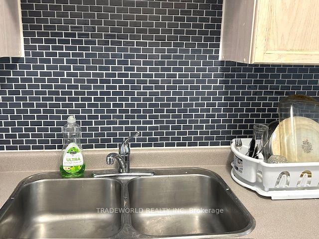 2100 John St 1 Property Photo 7
