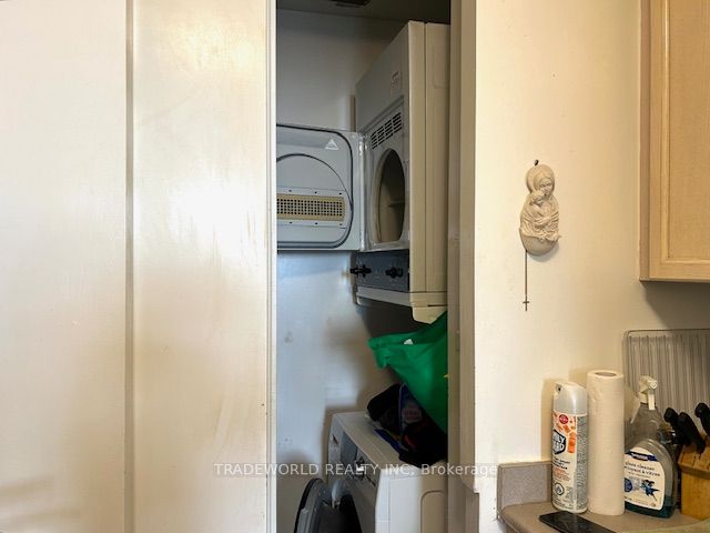 2100 John St 1 Property Photo 8