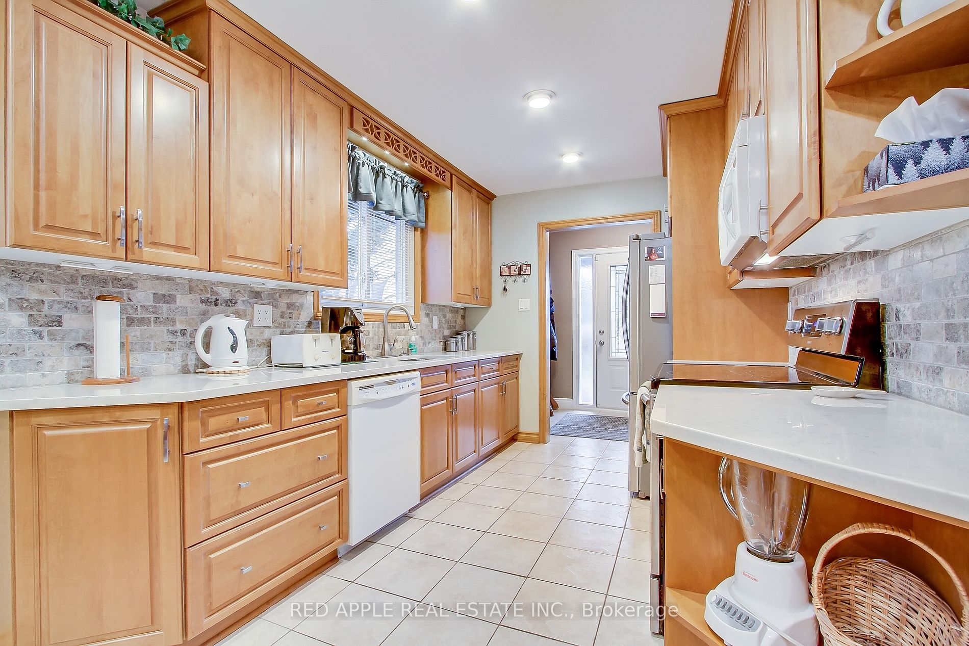 450 Orsi Ave Property Photo 8
