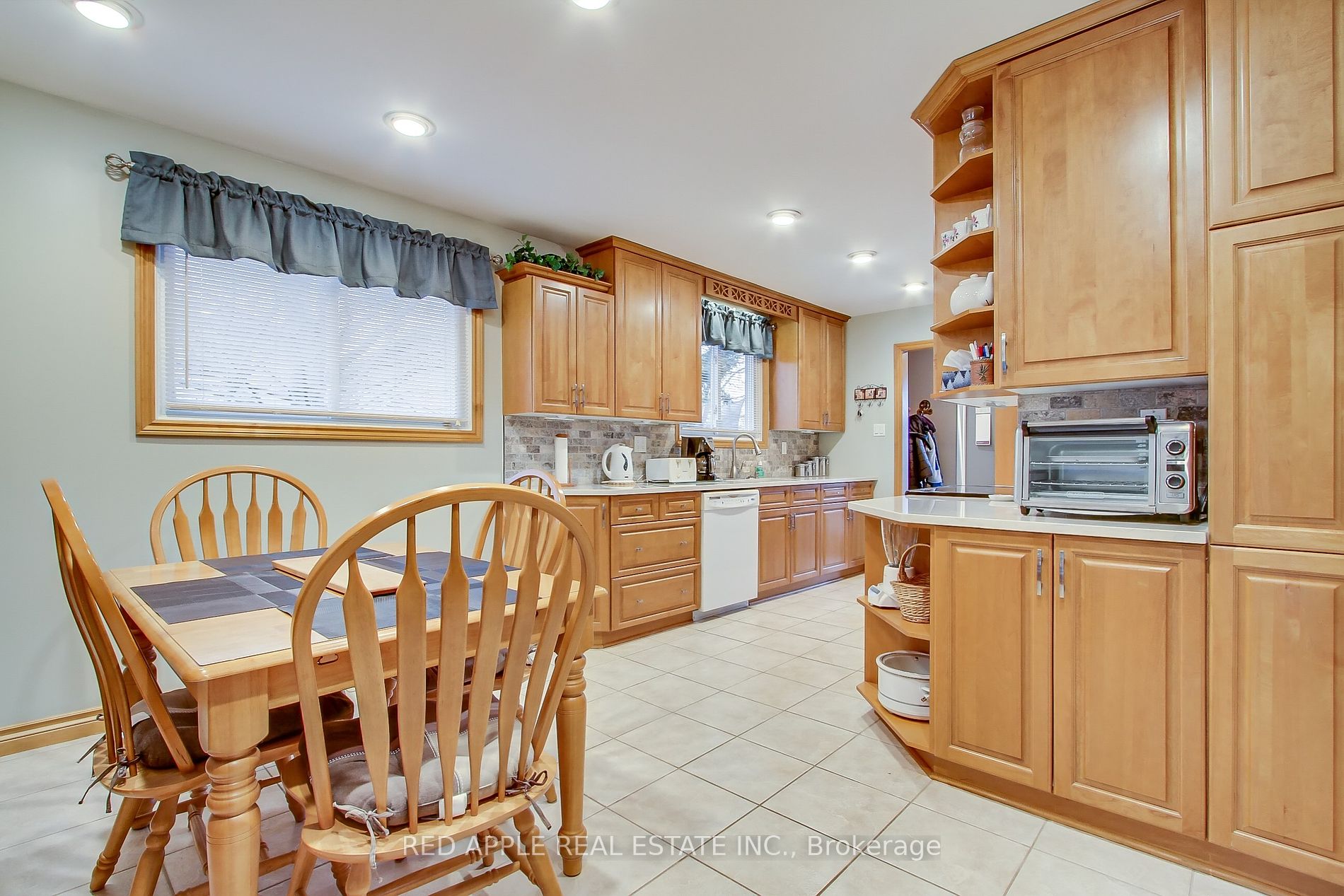 450 Orsi Ave Property Photo 14