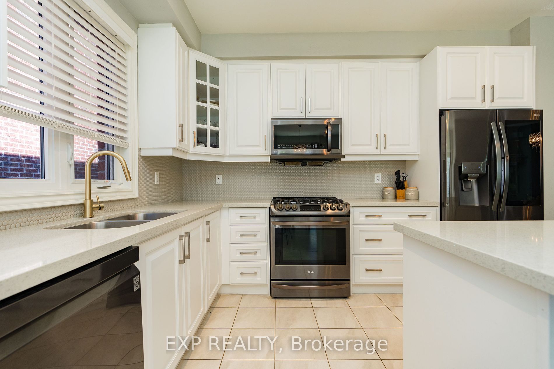 147 Kingsmere Cres Property Photo 6