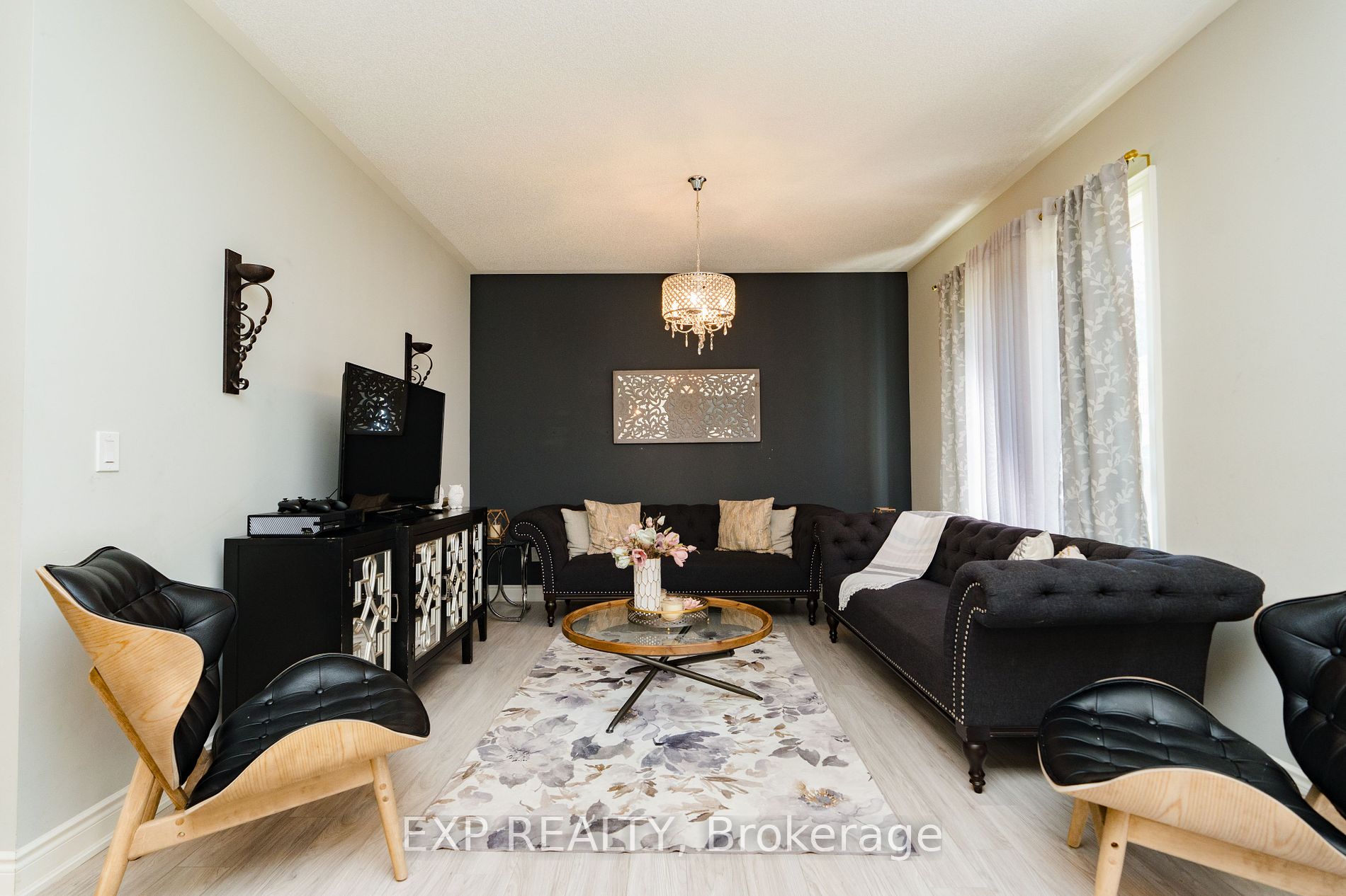 147 Kingsmere Cres Property Photo 8