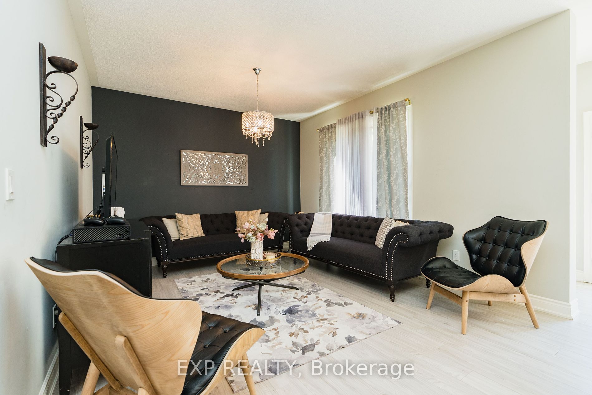 147 Kingsmere Cres Property Photo 9