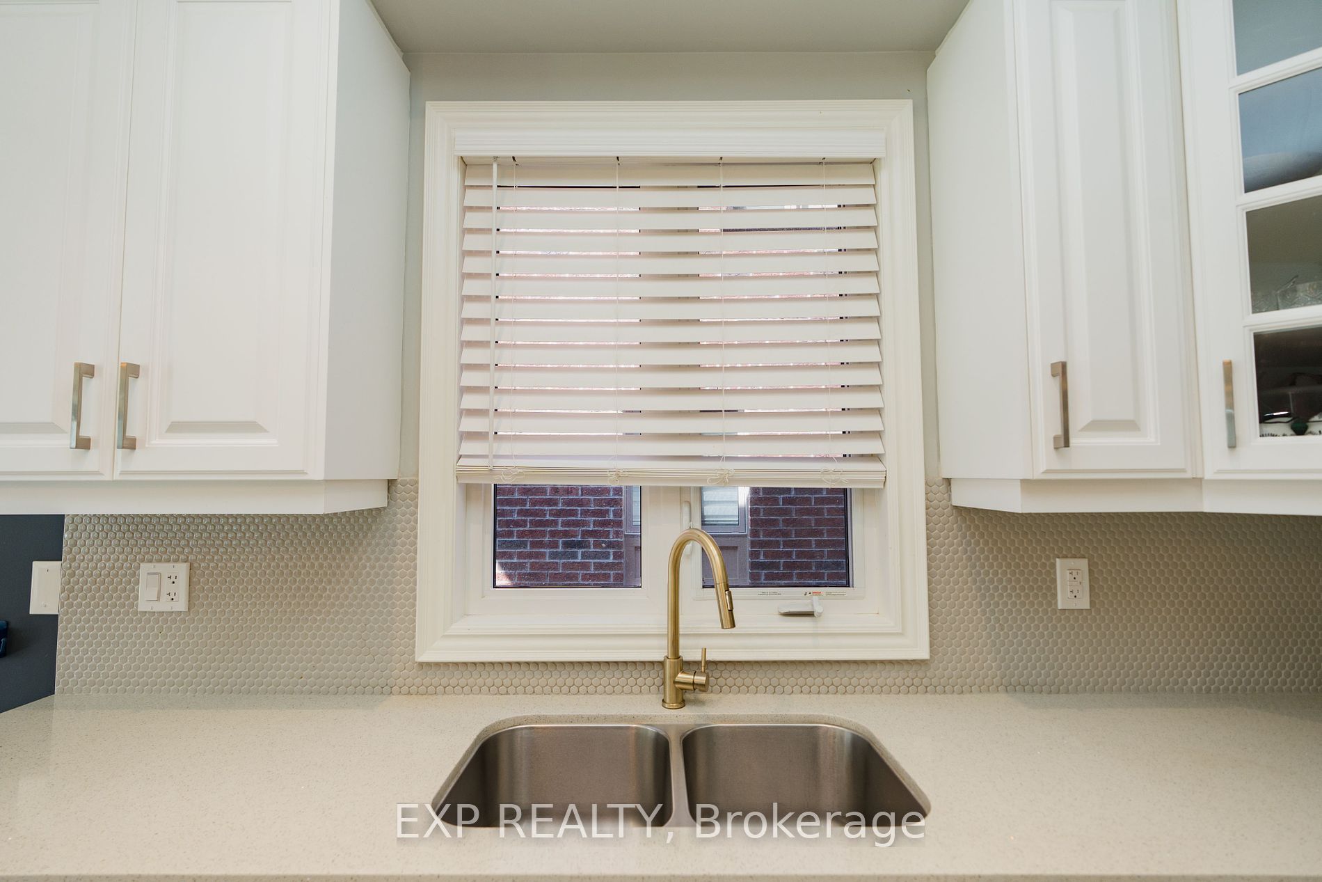 147 Kingsmere Cres Property Photo 11