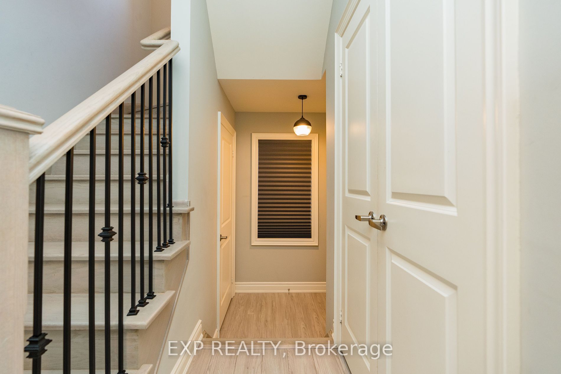 147 Kingsmere Cres Property Photo 14