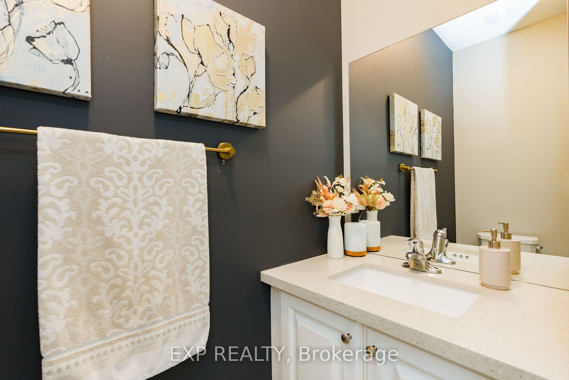 147 Kingsmere Cres Property Photo 15