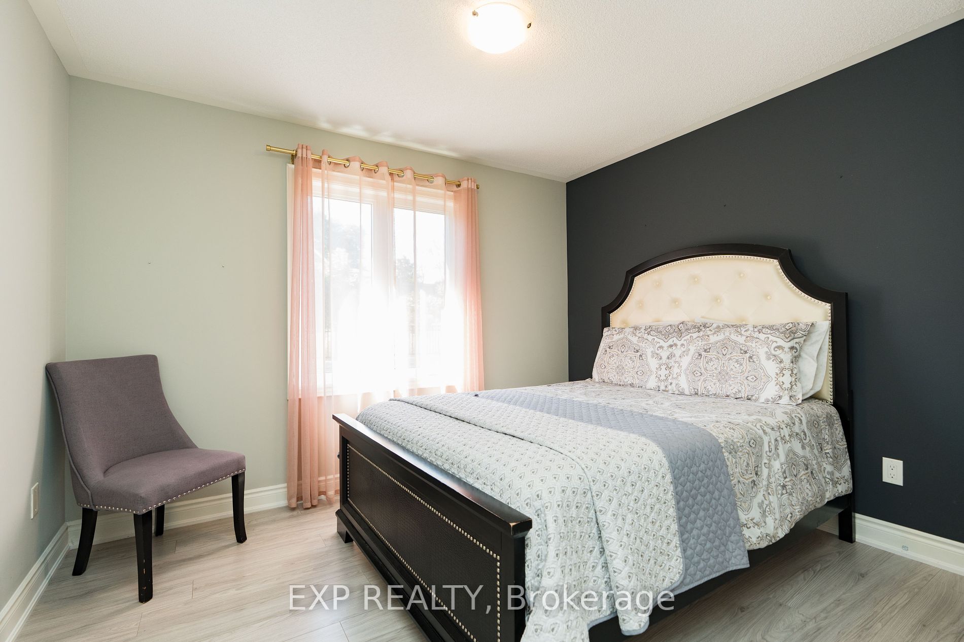 147 Kingsmere Cres Property Photo 20