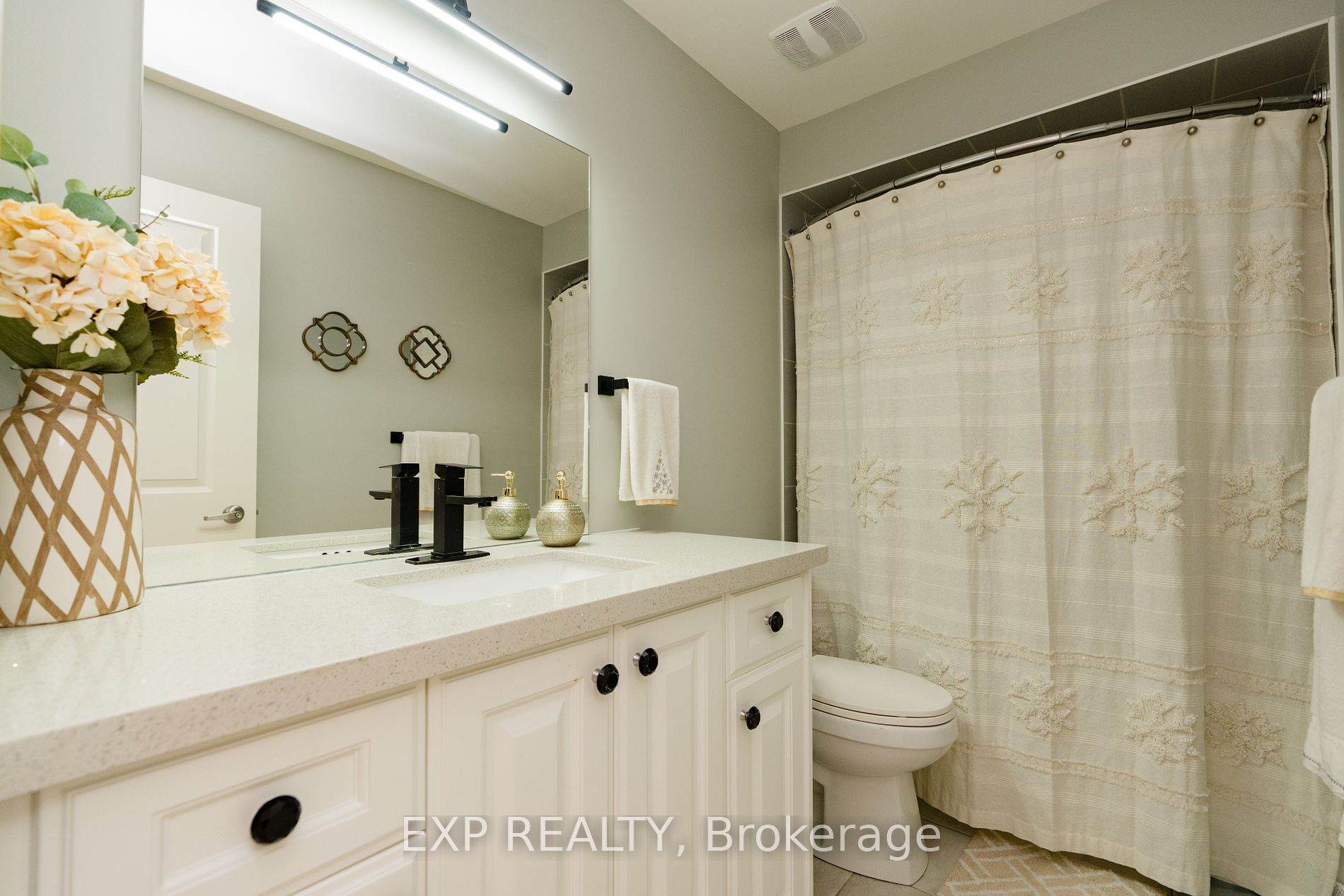 147 Kingsmere Cres Property Photo 21
