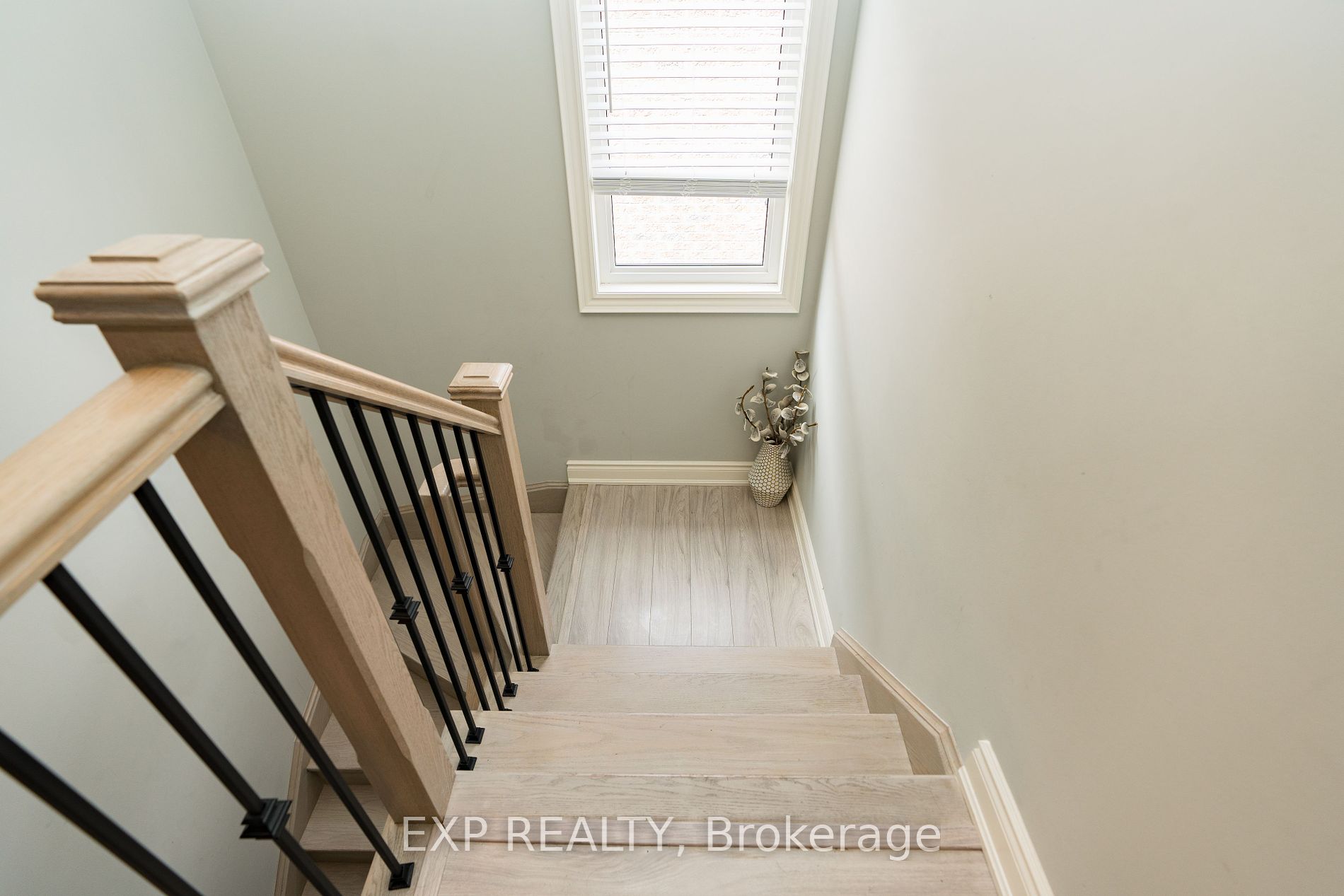 147 Kingsmere Cres Property Photo 28