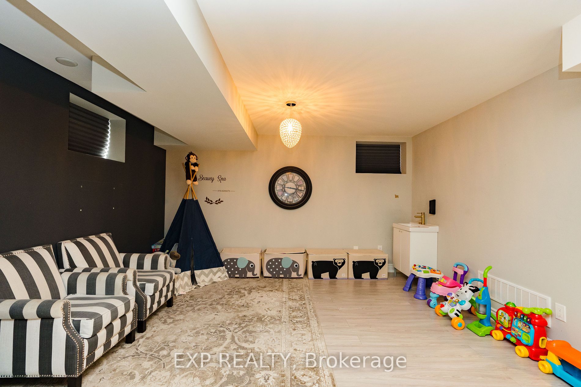 147 Kingsmere Cres Property Photo 30