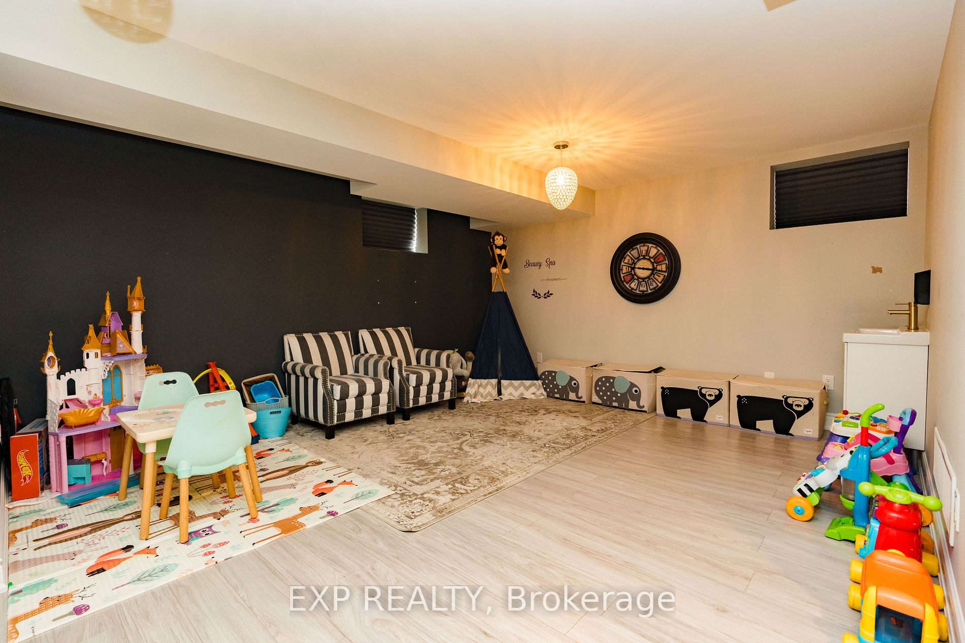 147 Kingsmere Cres Property Photo 31