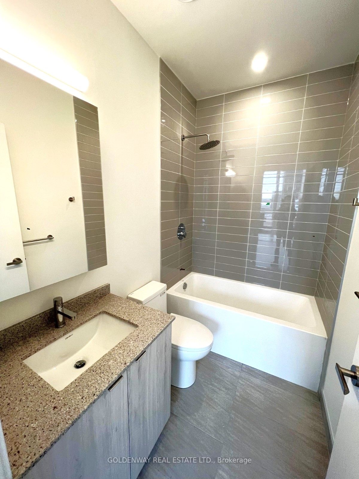8868 Yonge St 12 Property Photo 5