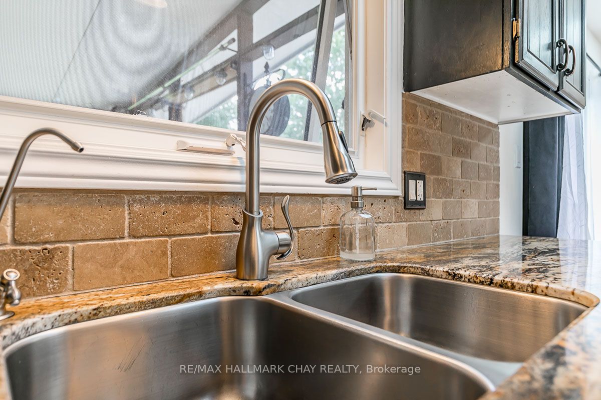 21 Grohal Dr Property Photo 10