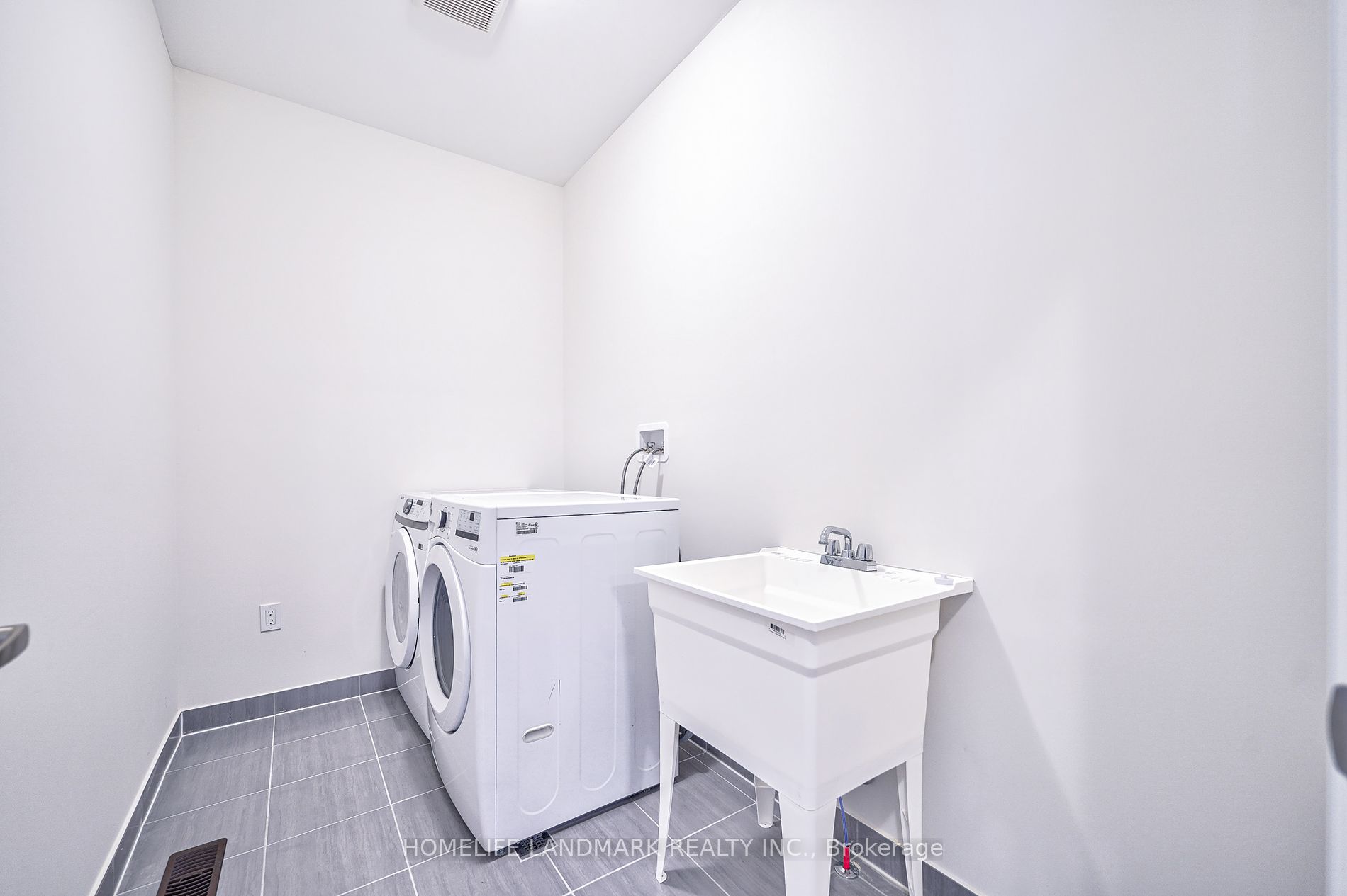 264 Reg Harrison Tr Property Photo 27
