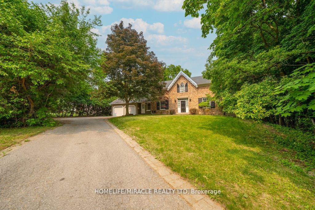 10 Houghton Blvd Property Photo 1