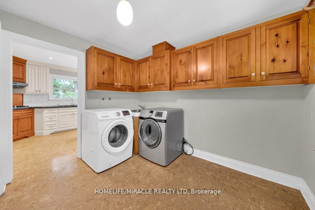 10 Houghton Blvd Property Photo 19