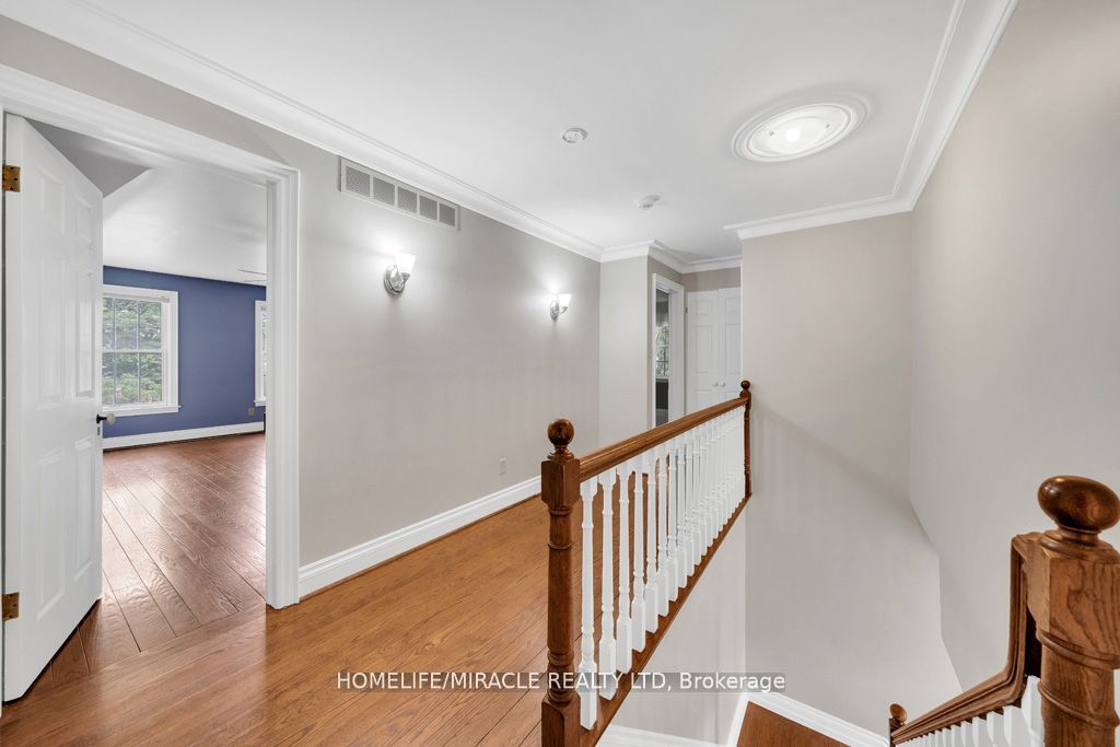 10 Houghton Blvd Property Photo 20