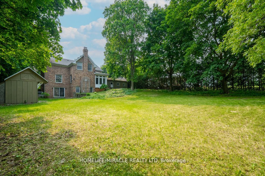 10 Houghton Blvd Property Photo 35