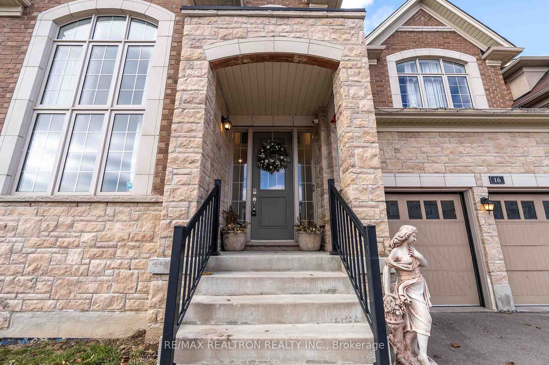 16 Prunella Cres Property Photo 3