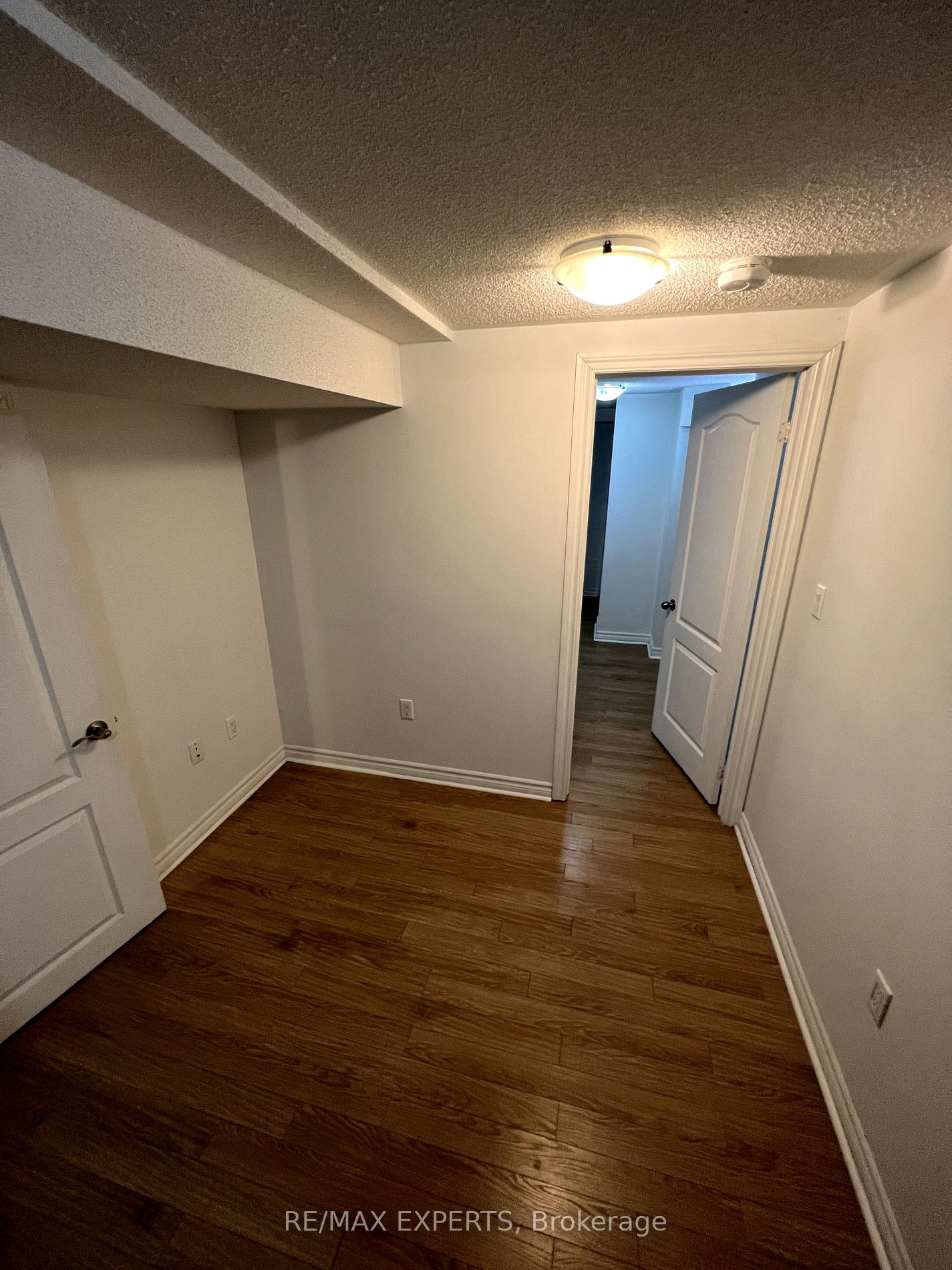 81 Eddington Pl Property Photo 4