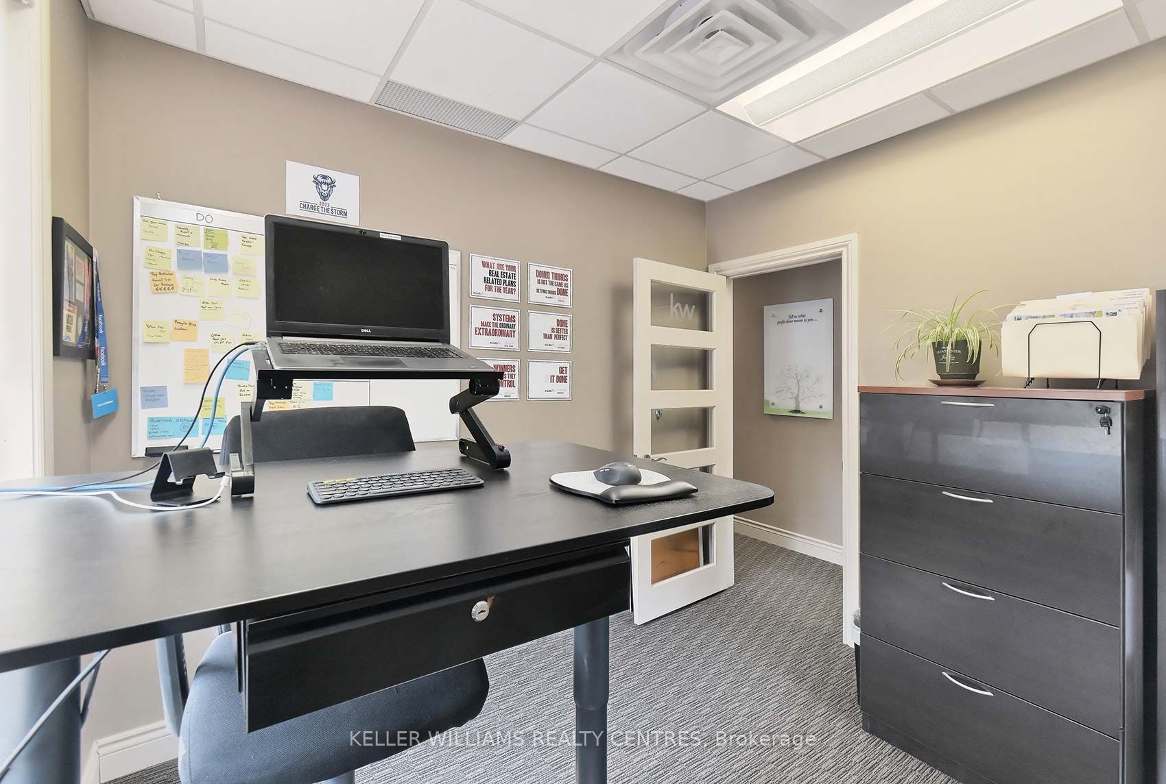 277 The Queensway S Property Photo 15