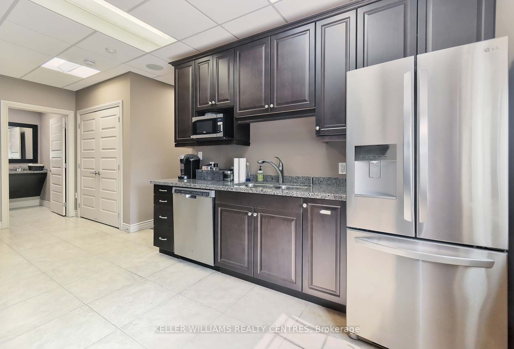 277 The Queensway S Property Photo 17