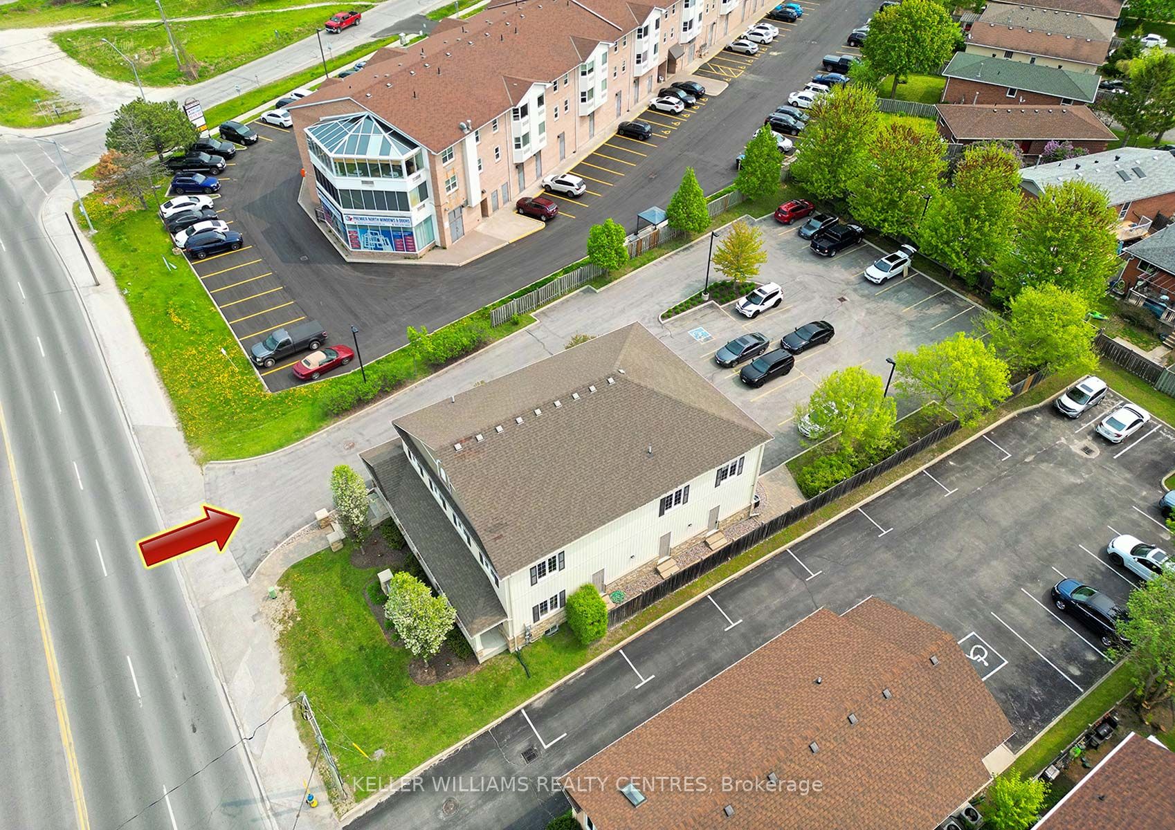 277 The Queensway S Property Photo 33