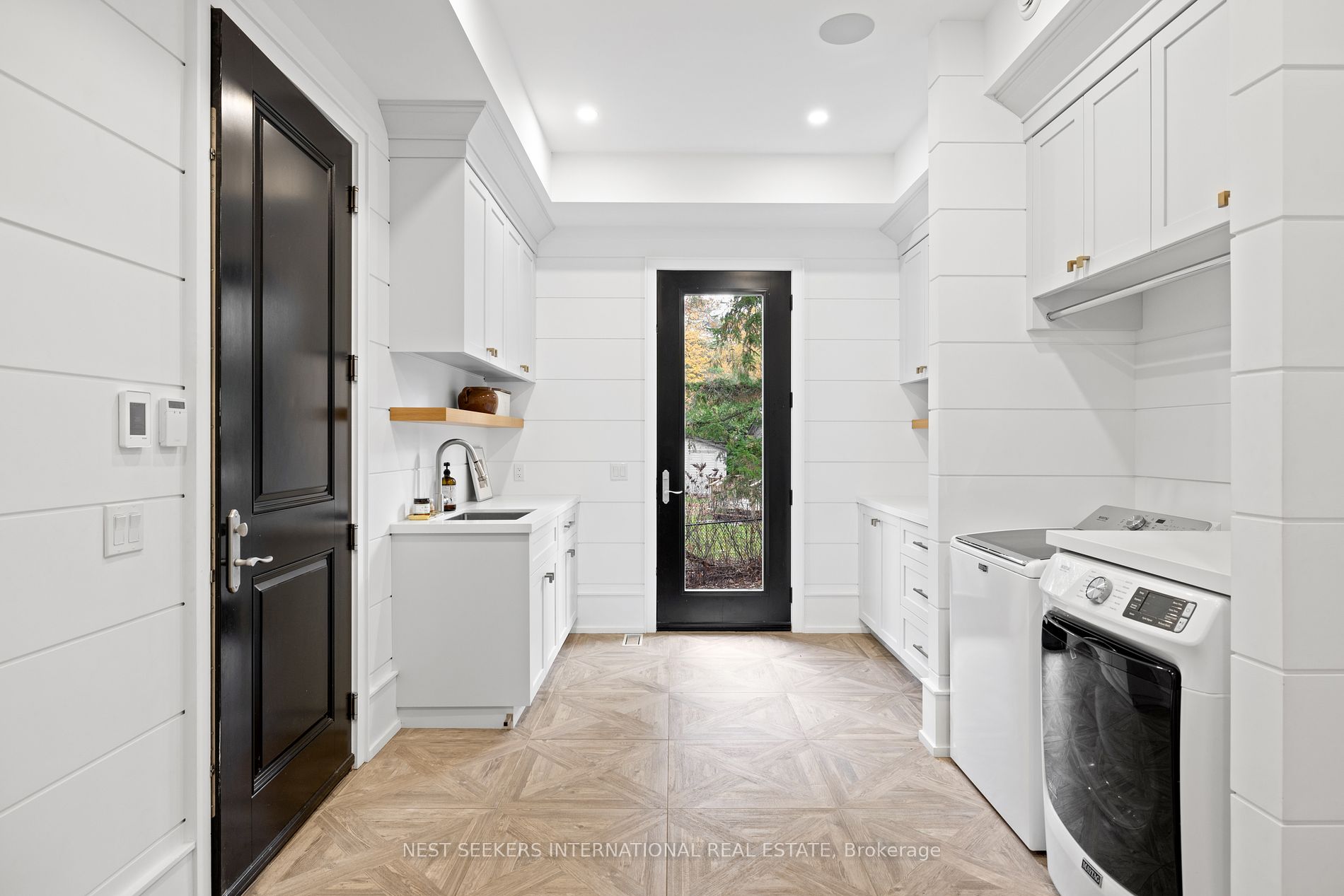 11 Sibbald Cres Property Photo 20