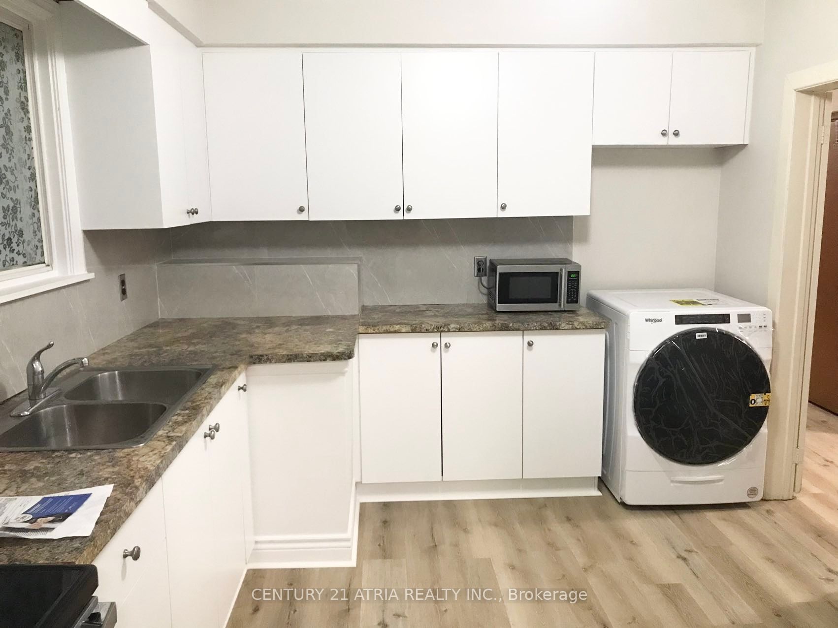 174 Maple Ave Property Photo 6