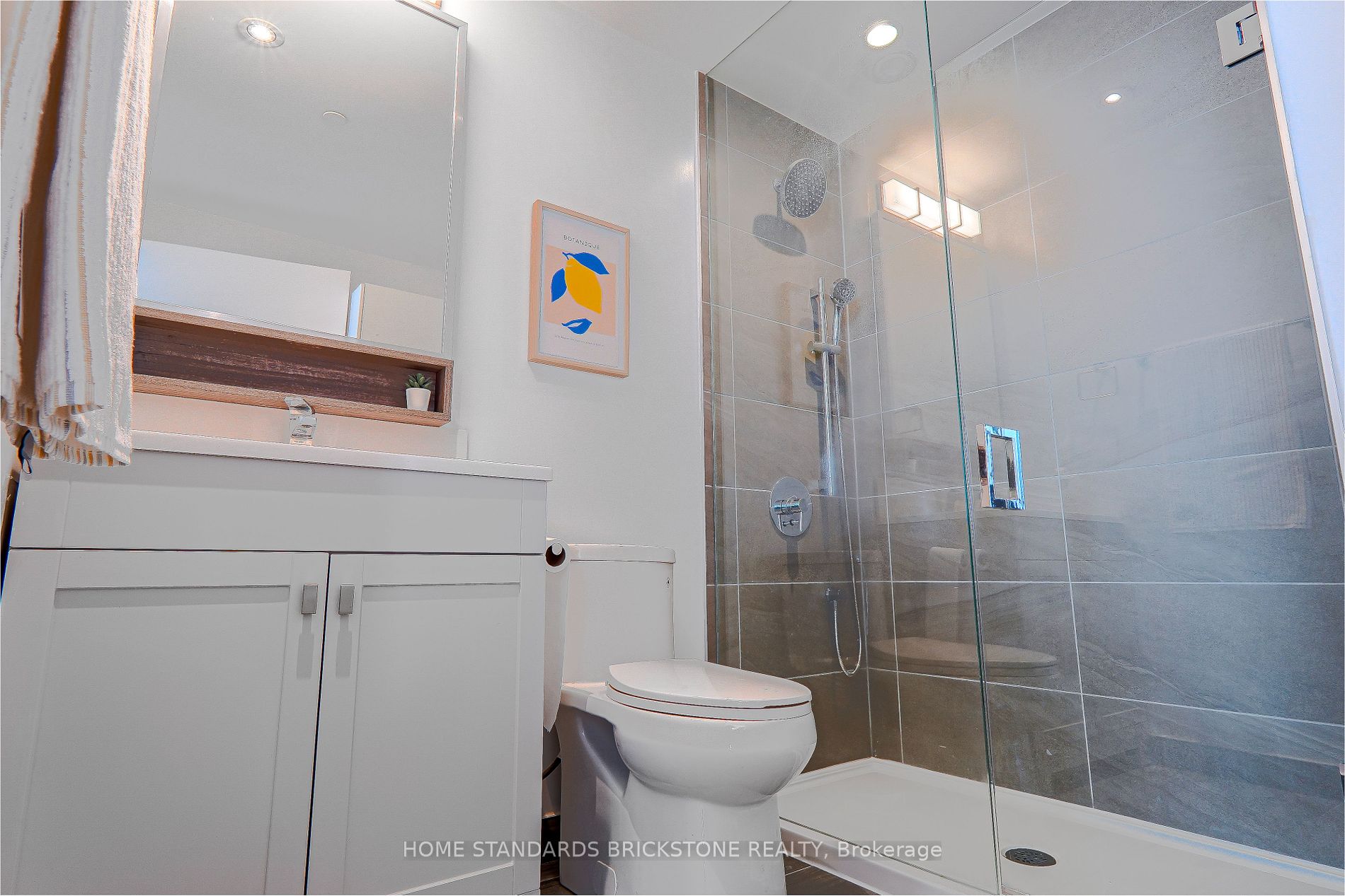 898 Portage Pkwy 2 Property Photo 19
